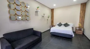 6 bedroom and Jacuzzi 1 block from LLeras P6 - Image 2