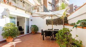 Private terrace, 3 bedrooms, 2 bathrooms, central - Image 2