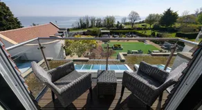 Holm House - Stylish Coastal Suites - HEDD Spa - Silures Bar & Restaurant - Image 5
