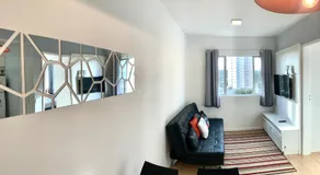 505 - Apartamento Lindo, amplo e decorado, mobiliario moderno, cozinha completa com utensílios , Excelente vista da cidade e localização privelegiada no bairro Bigorrilho proxímo de shopping e parques - Image 2