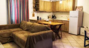 Romantic maisonette in the heart of Pythagoreio LH door - Image 4