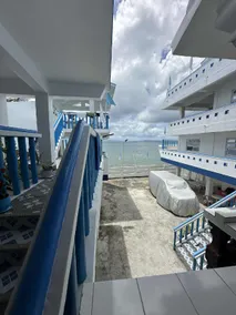House in front of beach stay - Image 4