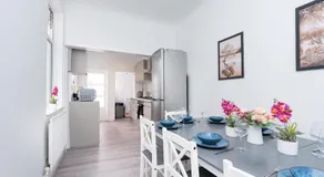 Open Mind Property - 16 Guests & Free Parking - Image 4