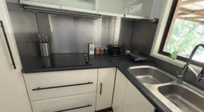 Full 5 room House at Riverview , 11 beds, 2 bathrooms - Image 5