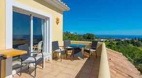 Studio avec terrasse, jardin et piscine chauffée | Vue ville | Adapté au travail à distance - Image 4