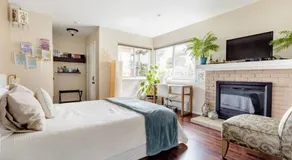 Cute Room! Own entry with fireplace - Image 2