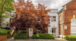 Wild Roses Serviced Apartments - City Airport - Image 3