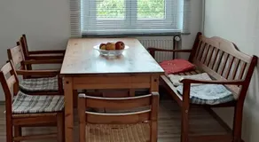 Große Monteurwohnung André bei Würzburg bis 6 Personen mit eigenen gratis Parklätzen und Grill und WLAN 3x Schlafzimmer - nur Einzelbetten - Image 5