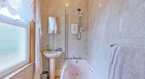 Sunny Bank Guest House - Image 2