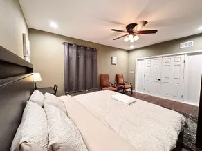 The Quiet Lux Room #3 with KB(Kingsize Bed) - Image 3