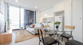 Stylish 1BR1BA apt in Footscray Pool Gym WIFI - Image 2
