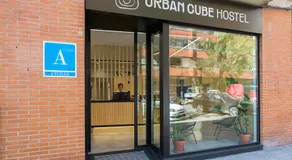 Urban Cube Hostel Sevilla - Image 5