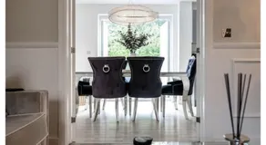 Modern 4BR Home - Free Parking - Sleeps 6 - Garden - Image 3