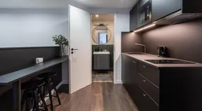 E41 - Trendy Boutique Apartments - Prime Spot by BQA - Image 5