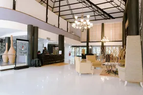 West Wood Hotel - Image 3