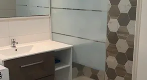 Grand appartement 71 m2 avec parking privé gratuit proche Paris - Image 2