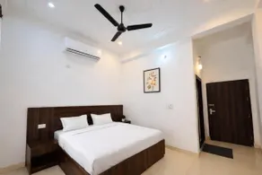 Babu Resort Barsana - Image 2