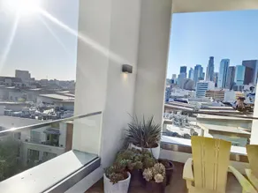 StaysPro - Cityscape Luxury Rental Homes in the Heart of Los Angeles - Image 4