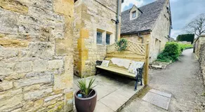 Fordview Cottage is full of Cotwolds Charm - Image 5