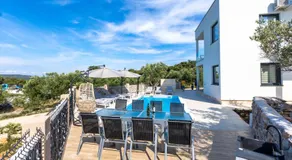 Luxury Apartments Mauro with Heated Pool - Image 4