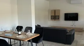 Modern Home Ula - Image 3