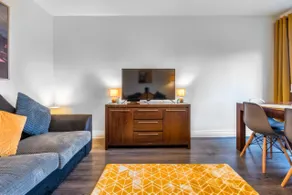 Balloch House -Spacious 3 bed house with on street parking - Image 2