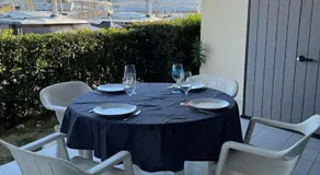 MARCOGVOILE - Golfe de Saint-Tropez - Agréable T2 cabine avec vue sur la marina - Image 4