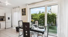 Apart-Chic-Les-Ulis With Balcon, Terrasse and Parking - Image 3