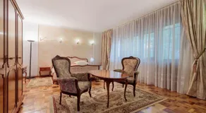 Former Ceausescu's Vila Crizantema - Image 2