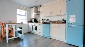 STALDON COURT - Open Plan Apartment, High Speed Wi-Fi, Free Parking - Image 3