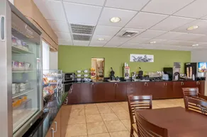 Sleep Inn & Suites Harrisonburg on University - Image 5