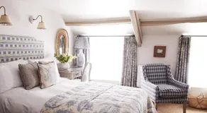 Red Lion Hotel - Image 2