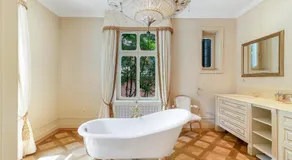 Entire Villa Imperial in Central Zurich - Image 3