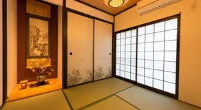 Permitted by Osaka city, family and large rooms - Image 4