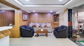 OYO Townhouse Gajuwaka Near CMR Mall - Image 2