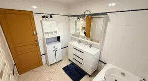 LA LUMINEUSE Suite 2 Chambres Spacieux avec Toilette et Salle de Bain Privée - Image 2