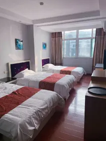 Garden Hotel - Image 2