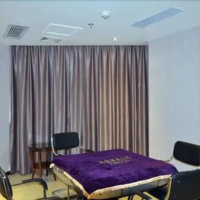 South Bay Hotel - Image 4