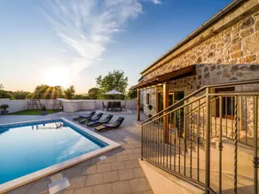 Beautiful villa with high privacy,  swimming pool, charming taverne with BBQ - Image 5
