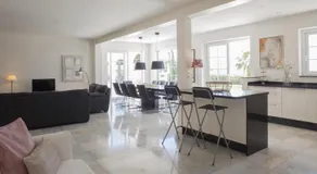 Fantastic renovated villa annex - Image 3