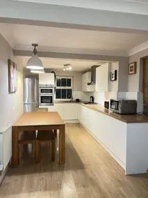 Holthart Town-House, Great for Groups, Families, Pets & Contractors - Image 3