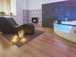 Rustikaler Rückzugsort am Flussufer - Image 2