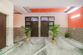 Hotel O Primrose Hotel's Near Noida Sector 76 Metro Station - Image 3