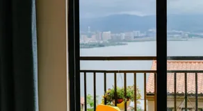 Dali lila's house Seaview Guesthouse - Image 4