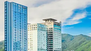 Newcz Centum Hotel - Image 3
