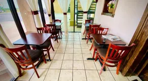 Super 8 by Wyndham Shawnee - Image 2