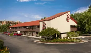 Red Roof Inn Detroit - Dearborn/Greenfield Village - Image 4