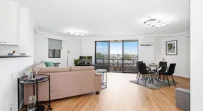 Resort Style 2BR Apt in Pyrmont Next to Darling Harbour - Image 2