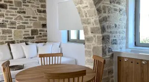 LAINI LUXURY SUITES - Image 5