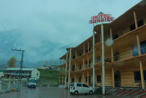 Sunrise Hotel Kalam - Image 3